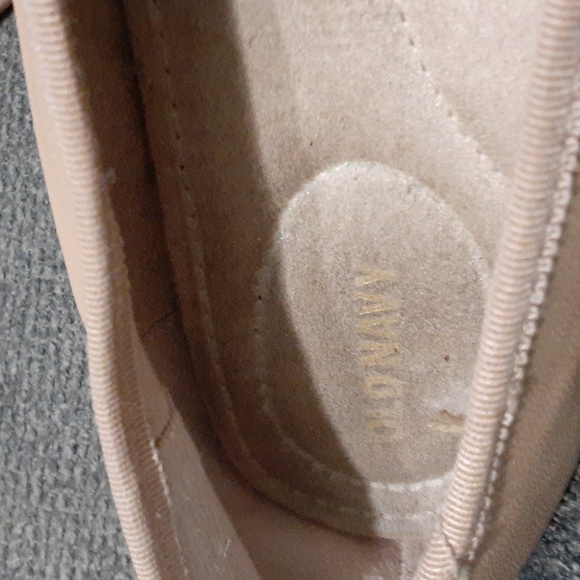 OLD NAVY MARY JANE SHOES - Picture 8 of 9